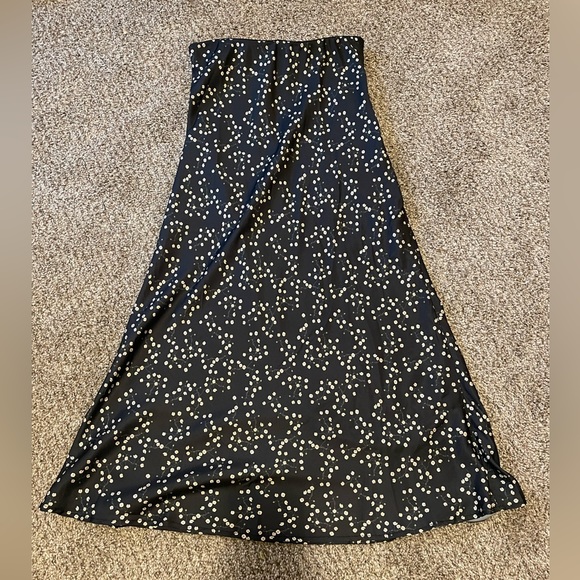 Urban Outfitter skirt. Black with tiny white/beige flowers. Size small - Picture 2 of 2